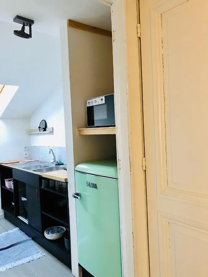Bacchus Antwerpen - Rooms & Apartments 2*,